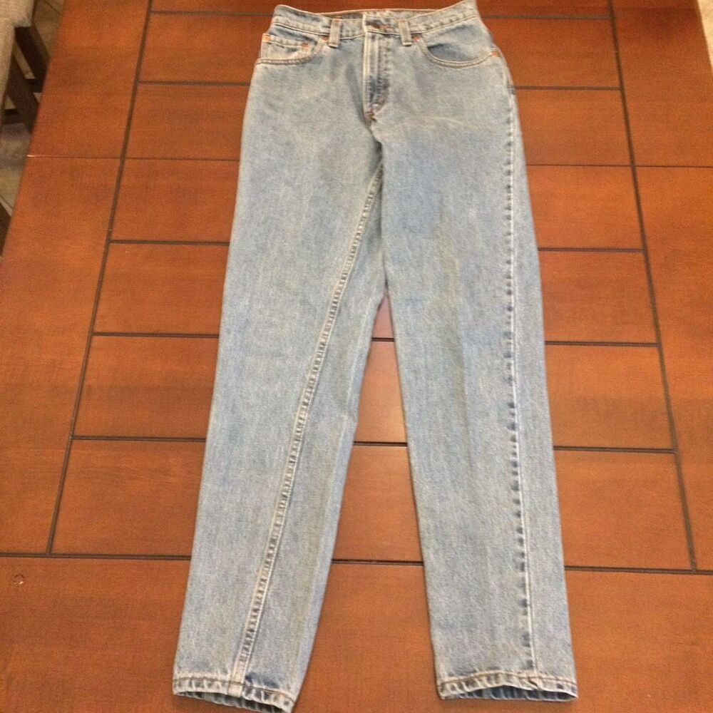 Vintage Levi’s 550 relaxed fit tapered leg size 7 1997